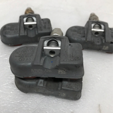 Load image into Gallery viewer, Set of 4 Schrader Mercedes TPMS Sensor 433mhz A0009054100 be72b716