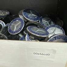 Load image into Gallery viewer, Set of 4 Mercedes-Benz Classic Dark Blue Center Cap 75MM 00e56cd0