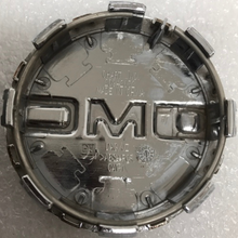 Load image into Gallery viewer, Set of 2 GMC Sierra Yukon Yukon XL Chrome Center Caps 6806c93a