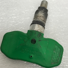 Load image into Gallery viewer, Schrader Tire Pressure Sensor TPMS OEM 15268606 9cf4a06d