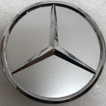 Load image into Gallery viewer, Set of 4 Mercedes-Benz Wheel Center Cap A2204000125 450aed05