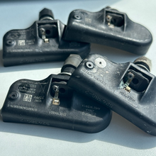Load image into Gallery viewer, Set of 4 Land Rover TPMS AH521A159CA  97a879dd