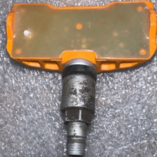 Load image into Gallery viewer, Set of 2 HUF TPMS Tire Pressure Sensor 433 Mhz 95d1fe94
