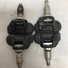 Load image into Gallery viewer, Set of 4 Mercedes TPMS Sensor A0009050030 433 Mhz fbe0b6c0