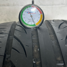 Load image into Gallery viewer, Set of 2 Lionhart 255/35/18 tires 8233bc54