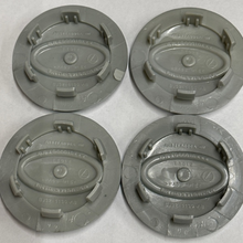 Load image into Gallery viewer, Set of 4 Land Rover Range Rover Center Hub Cap Silver RRJ000010XXX e66072f0