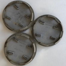 Load image into Gallery viewer, Set of 3 Honda Center Caps 44732 TVA-A 60mm 237d4a8f