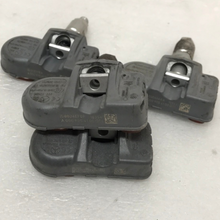 Load image into Gallery viewer, Set of 4 Mercedes Schrader TPMS Sensor A0009054100 433mhz 5fb500fd