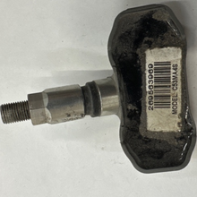 Load image into Gallery viewer, TPMS Sensor GM Original OEM 20964159 7304c20f