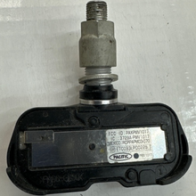 Load image into Gallery viewer, Set of 4 Pacific PA66-GF33 TPMS 0551911131 9b454927