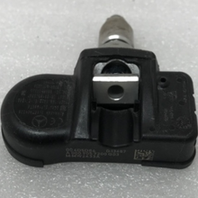 Load image into Gallery viewer, Set of 3 Mercedes TPMS Sensor 0009057200 1e78417e