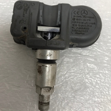 Load image into Gallery viewer, Set of 4 Mercedes Schrader TPMS Sensor A0009054100 433mhz Cb9a76fa