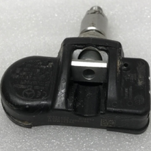 Load image into Gallery viewer, Set of 4 Mercedes Benz TPMS Sensor 433 Mhz A0009057200  3f0f0da6