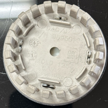 Load image into Gallery viewer, Chevrolet Corvette Factory OEM Center Cap 9595010 f20e5df0