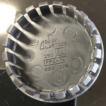 Load image into Gallery viewer, Set of 3 Cadillac Wheel Hub Center Cap 9597375 ee34ba53