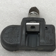 Load image into Gallery viewer, Set of 4 Mercedes Benz TPMS SENSOR 433 Mhz A0035400217  81ab090b