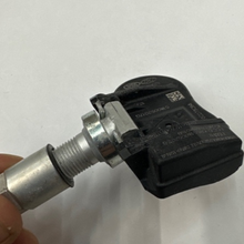 Load image into Gallery viewer, Hyundai TPMS Tire Pressure Sensor &amp; Service Kit 52933-2M000