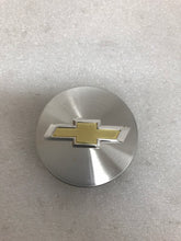 Load image into Gallery viewer, Set of 4 Chevrolet Center Caps 9594156 f4cd2566