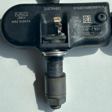 Load image into Gallery viewer, Set of 4 Land Rover TPMS AH521A159CA  97a879dd