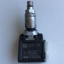 Load image into Gallery viewer, Set of 4 BMW OEM Tire Pressure System TPMS A0009052102 b56b6d9d