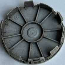 Load image into Gallery viewer, One BMW wheel center cap 3 &amp; 5 &amp; 7 series 6768640 68mm 682642ef