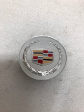 Load image into Gallery viewer, Cadillac Center Cap 9597375 fc9cee0d