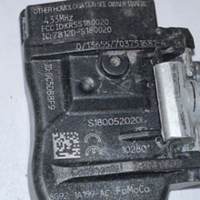 Load image into Gallery viewer, FoMoCo OEM TPMS Sensors 433mhz 8G92-1A159-AC 14fdc54f8