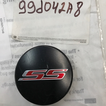 Load image into Gallery viewer, Chevrolet SS Camaro Center Hub Cap 68MM 99d042a8