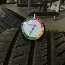 Load image into Gallery viewer, One KUMHO ECSTA 4X 225/40/18 Tire f193b1e7