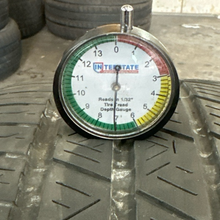 Load image into Gallery viewer, ROAD HUGGER GTZ TIRE 235/40/18 7b791b96