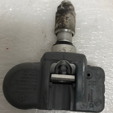 Load image into Gallery viewer, Set of 4 Mercedes Schrader TPMS Sensor A0009054100 433mhz ea7fec60