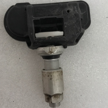 Load image into Gallery viewer, Set of 4 Mercedes Benz TPMS Sensor 0009050030 Co6deebc