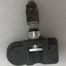 Load image into Gallery viewer, Set of 4 Mercedes Schrader TPMS Sensor A0009054100 433mhz 166fb4d5
