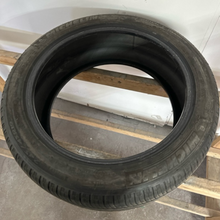 Load image into Gallery viewer, One Michelin Primacy mxm4 245/45/19 Tires 3d2d00e3