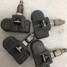 Load image into Gallery viewer, Set of 4 Mercedes Schrader TPMS Sensor A0009054100 433mhz 17153c88
