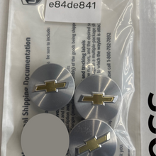 Load image into Gallery viewer, Set of 3 Chevrolet Center Caps 9594156 57 MM e84de841
