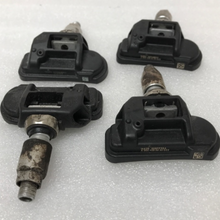 Load image into Gallery viewer, Set of 4 Mercedes Benz TPMS A0009050030 433MHz ddc5d06f