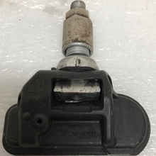 Load image into Gallery viewer, Set of 4 Mercedes Benz TPMS 433mhz A0009050030 489a40c6