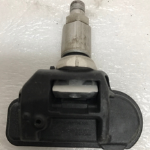 Load image into Gallery viewer, Set of 4 Mercedes TPMS Sensor A0009050030 433 Mhz fbe0b6c0