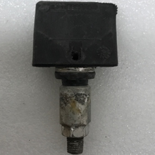 Load image into Gallery viewer, Set of 3 Schrader Sensor TPMS 433mhz 52088990AC 305482d0