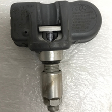 Load image into Gallery viewer, Set of 4 Mercedes Schrader TPMS Sensor A0009054100 433mhz 63ef5eb1