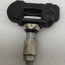Load image into Gallery viewer, Set of 4 Mercedes Benz TPMS Sensor A0009050030 4758d9c6