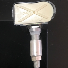 Load image into Gallery viewer, SET OF 2 BMW 2014-2018 TPMS Tire Pressure Sensors 433 MHz bf6e0798