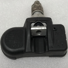 Load image into Gallery viewer, Mercedes Benz Set of 4 TPMS 433 Mhz A0009057200 4fb3c78b