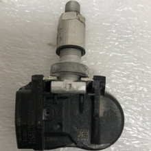 Load image into Gallery viewer, Set of 4 Land Rover Jaguar Volvo TPMS Tire Pressure Sensor e9714c0c