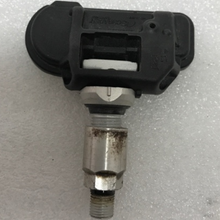 Load image into Gallery viewer, Set of 4 Mercedes Benz Schrader TPMS Sensor 0009050030 a1bO35fe