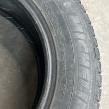 Load image into Gallery viewer, P195/65R15 95T Michelin X-ice SET OF 2  7ffb3f01