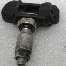 Load image into Gallery viewer, Set of 4 Mercedes Benz TPMS  433MHz 0009050030