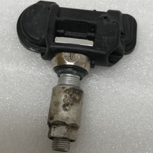 Load image into Gallery viewer, Set of 4 Mercedes Benz TPMS Sensor 433 Mhz A0009050030 48509529