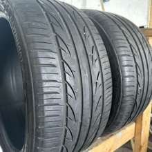 Load image into Gallery viewer, Set of 2 Lionhart 255/35/18 tires 8233bc54